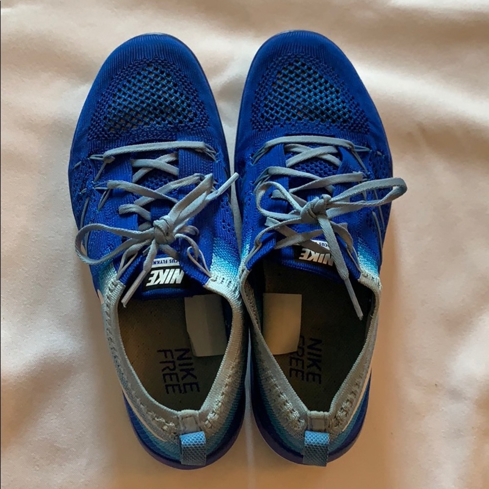 Focus Flyknit Women’s Nike running sneakers